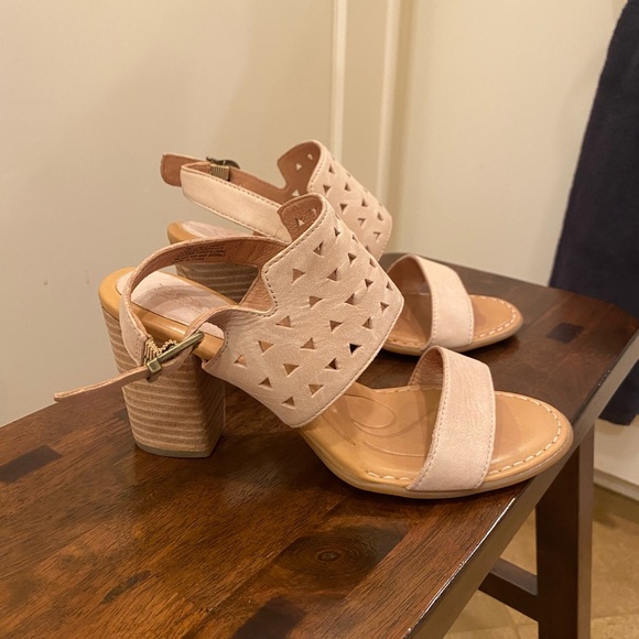 Born bisque leather block heel sandals size 7M - Picture 2 of 7